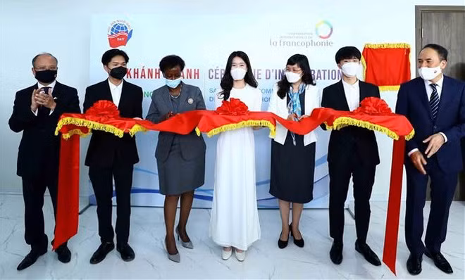 Inauguran aula francófona en Hanoi ảnh 2 Inauguran aula francófona en Hanoi ảnh 2