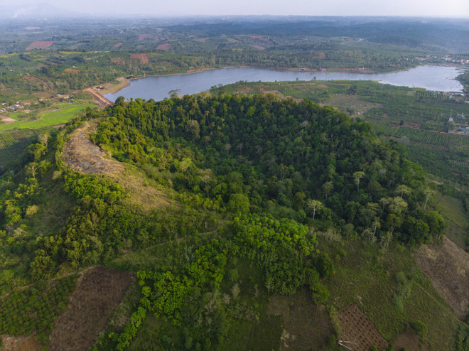 La belleza de cráteres en el Geoparque Dak Nong ảnh 1 La belleza de cráteres en el Geoparque Dak Nong ảnh 1
