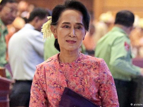 Oponen diputados de Ejército designación a Aung San Suu Kyi como asesora de Estado ảnh 1