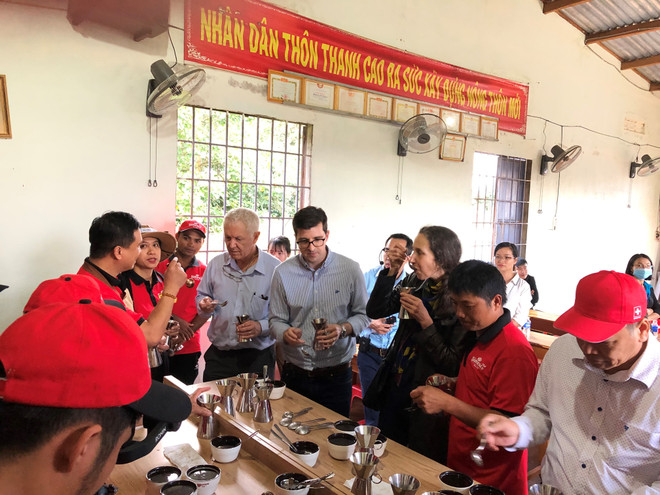 Destaca embajador suizo lazos de amistad y cooperación con Vietnam ảnh 3 Destaca embajador suizo lazos de amistad y cooperación con Vietnam ảnh 3