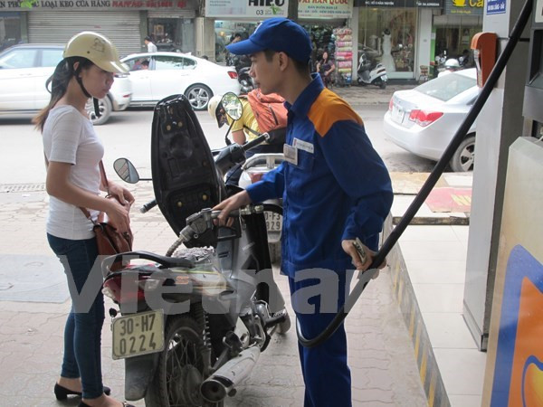 Continúa reducción de precios de combustibles en Vietnam ảnh 1 Continúa reducción de precios de combustibles en Vietnam ảnh 1