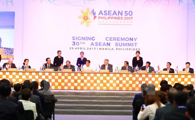 Premier de Vietnam: ASEAN debe mantener el espíritu comunitario ảnh 1 Premier de Vietnam: ASEAN debe mantener el espíritu comunitario ảnh 1