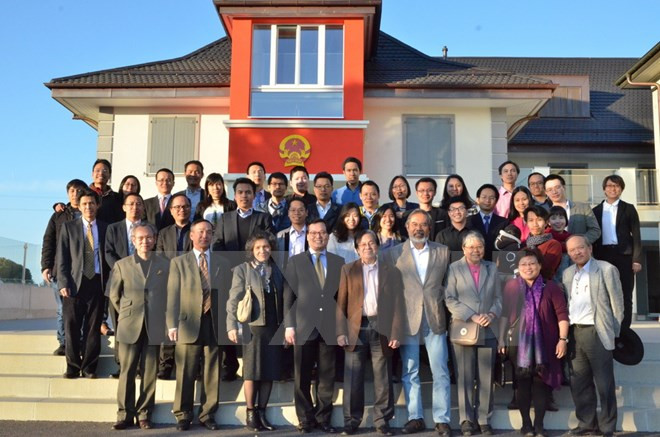 Celebran Foro de intelectuales jóvenes vietnamitas en Suiza ảnh 1 Celebran Foro de intelectuales jóvenes vietnamitas en Suiza ảnh 1