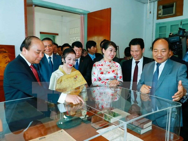Concluye con éxito visita del premier vietnamita a Laos y Camboya ảnh 1 Concluye con éxito visita del premier vietnamita a Laos y Camboya ảnh 1