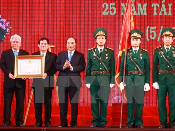 Premier vietnamita: Tra Vinh se convertirá en ejemplo de respuesta a cambio climático ảnh 1