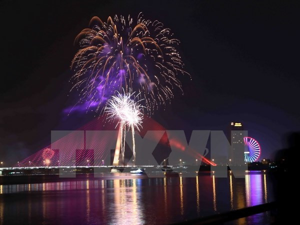 Da Nang lista para Festival internacional de fuegos artificiales 2017 ảnh 1 Da Nang lista para Festival internacional de fuegos artificiales 2017 ảnh 1