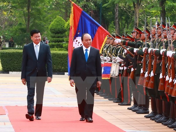 Prensa laosiana destaca visita del premier de Vietnam ảnh 1 Prensa laosiana destaca visita del premier de Vietnam ảnh 1