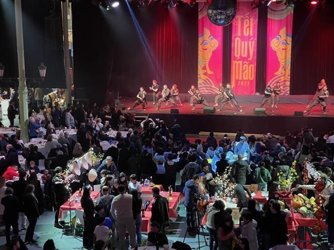 Vietnamitas en Francia y Alemania celebran el Tet (Año Nuevo Lunar) 2023 ảnh 2 Vietnamitas en Francia y Alemania celebran el Tet (Año Nuevo Lunar) 2023 ảnh 2