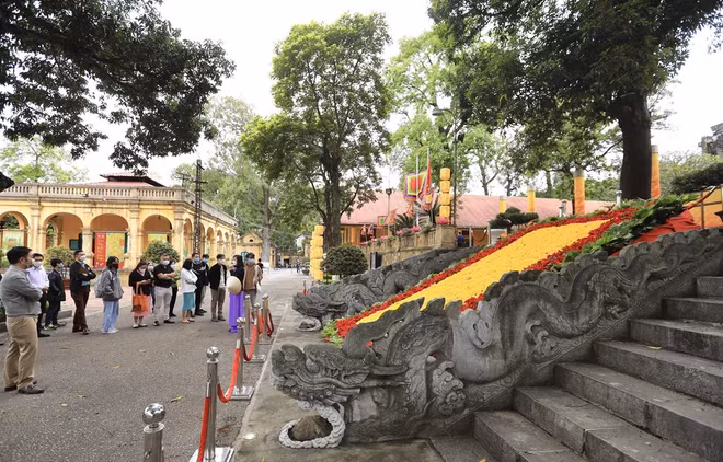 Imponentes esculturas de dragón en Palacio Kinh Thien ảnh 1 Imponentes esculturas de dragón en Palacio Kinh Thien ảnh 1