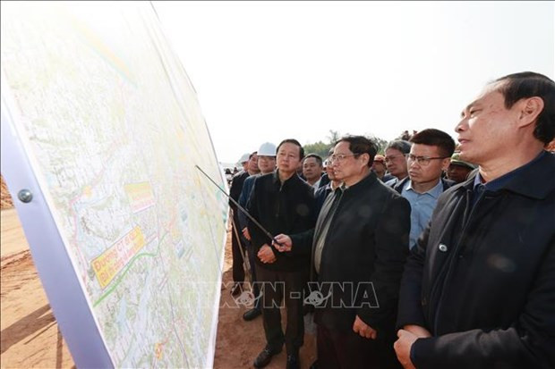 Premier vietnamita inspecciona proyecto de carretera Tuyen Quang-Phu Tho ảnh 1 Premier vietnamita inspecciona proyecto de carretera Tuyen Quang-Phu Tho ảnh 1