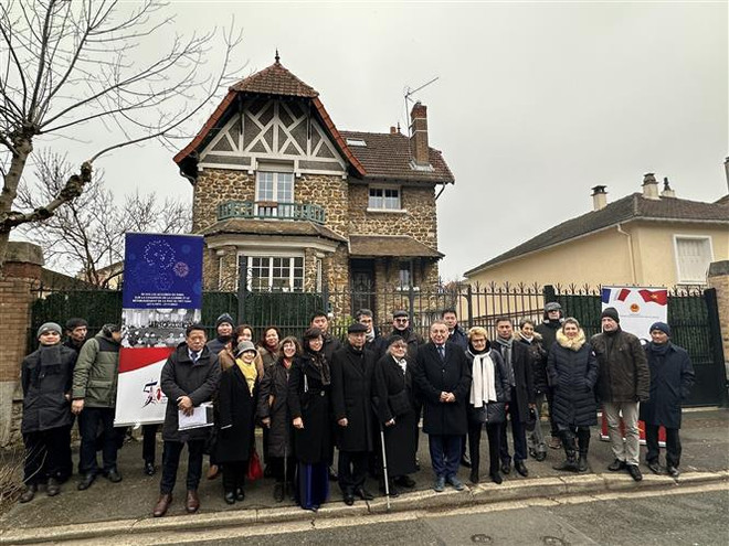 Celebran 50º aniversario de Acuerdos de Paz de París en ciudad francesa ảnh 1 Celebran 50º aniversario de Acuerdos de Paz de París en ciudad francesa ảnh 1