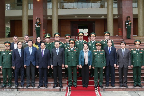 Presidenta parlamentaria vietnamita evalúa contribuciones de Zona militar número 2 ảnh 1 Presidenta parlamentaria vietnamita evalúa contribuciones de Zona militar número 2 ảnh 1