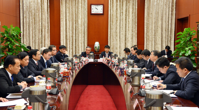 Fortalecen nexos entre Partidos Comunistas de Vietnam y China ảnh 1