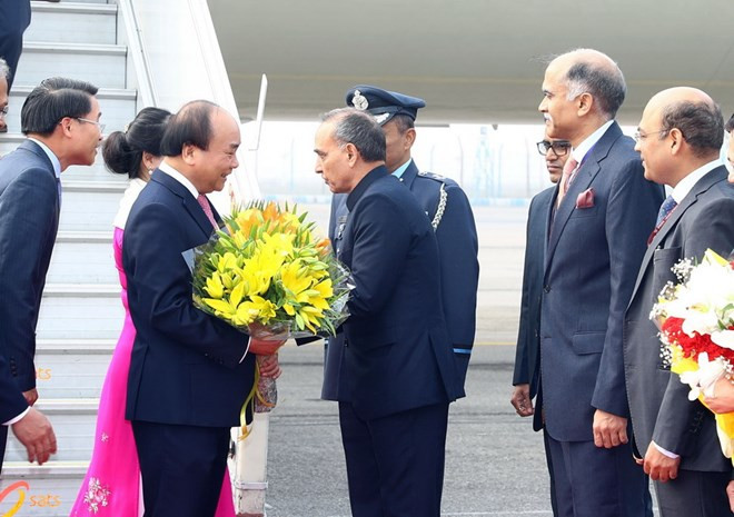 Premier vietnamita llega a Nueva Delhi para Cumbre conmemorativa ASEAN-India ảnh 1 Premier vietnamita llega a Nueva Delhi para Cumbre conmemorativa ASEAN-India ảnh 1