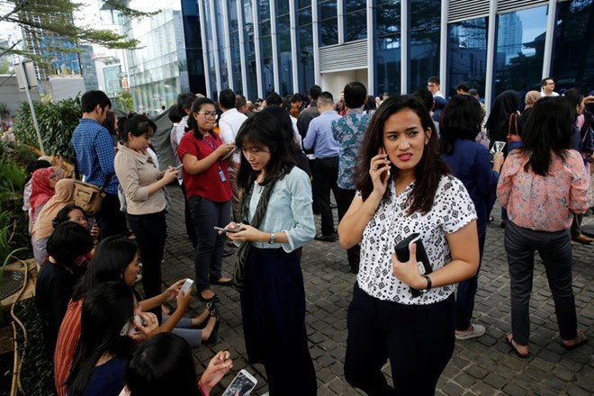 Indonesia: terremoto de magnitud 6,1 sacude isla de Java ảnh 1 Indonesia: terremoto de magnitud 6,1 sacude isla de Java ảnh 1