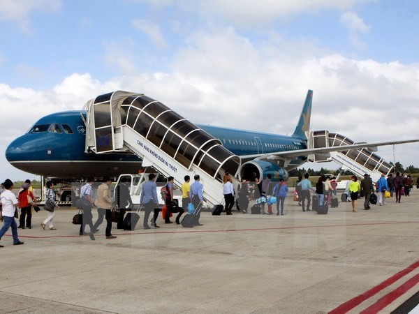 Quang Ninh y Vietnam Airlines establecen cooperación estratégica ảnh 1