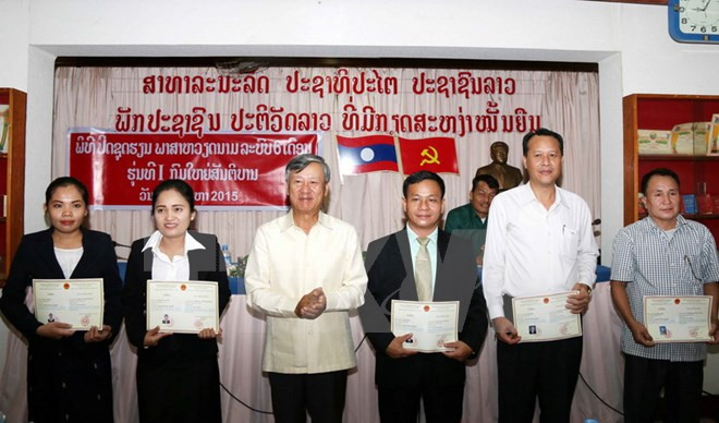 Concluye primer curso de vietnamita para funcionarios de Laos ảnh 1
