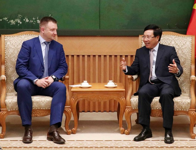 Vicepremier y canciller vietnamita recibe a delegación rusa ảnh 1 Vicepremier y canciller vietnamita recibe a delegación rusa ảnh 1