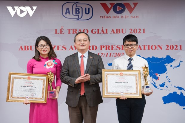 La Voz de Vietnam gana dos premios en concurso regional ảnh 1