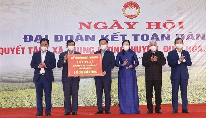 Presidente del Parlamento vietnamita participa en Festival de Gran Unidad Nacional en provincia de Thai Nguyen ảnh 1