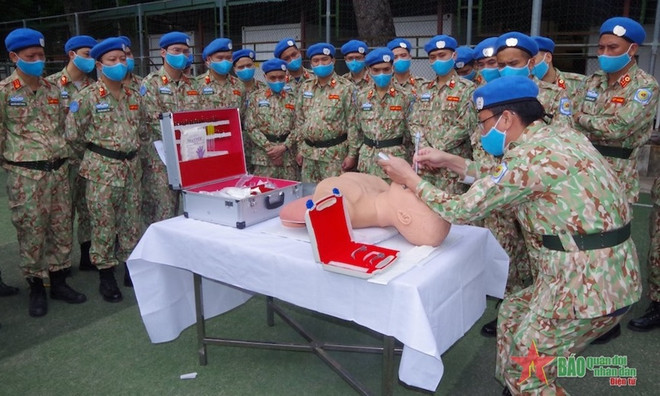 Lanzan curso de formación adicional para hospital de campaña de Vietnam ảnh 1 Lanzan curso de formación adicional para hospital de campaña de Vietnam ảnh 1