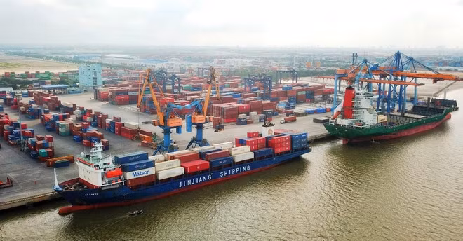 Vietnam atrae inversiones en su infraestructura portuaria ảnh 1