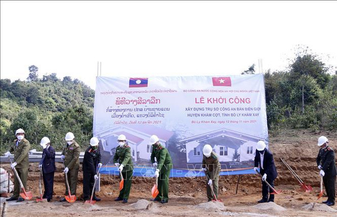 Vietnam ayuda a Laos a construir cuarteles de policía en 10 provincias fronterizas ảnh 1 Vietnam ayuda a Laos a construir cuarteles de policía en 10 provincias fronterizas ảnh 1