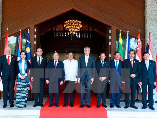 Premier de Vietnam cumple nutrida agenda en XXX Cumbre de ASEAN ảnh 1 Premier de Vietnam cumple nutrida agenda en XXX Cumbre de ASEAN ảnh 1