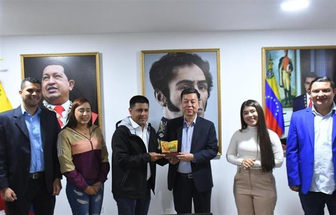Delegación del Partido Comunista de Vietnam visita Venezuela ảnh 1