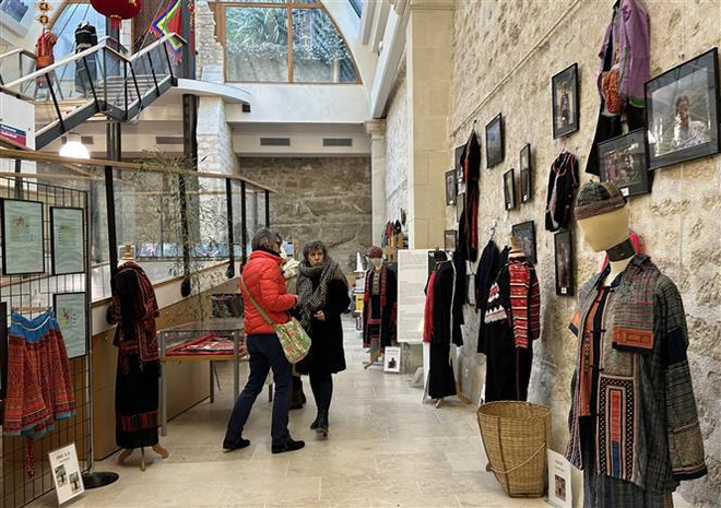 Brilla cultura de etnias vietnamitas en ciudad francesa ảnh 1 Brilla cultura de etnias vietnamitas en ciudad francesa ảnh 1