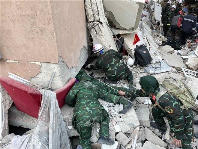 Embajadas vietnamitas continúan apoyando esfuerzos de rescate en Turquía y Siria ảnh 1 Embajadas vietnamitas continúan apoyando esfuerzos de rescate en Turquía y Siria ảnh 1