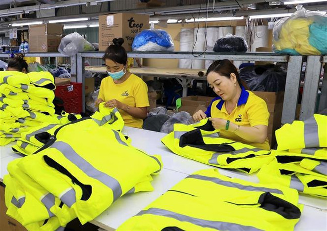 Empresas de confección vietnamitas dispuestas a contratar más trabajadores ảnh 2 Empresas de confección vietnamitas dispuestas a contratar más trabajadores ảnh 2
