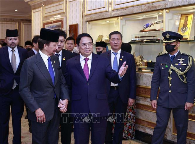 Visitas del premier de Vietnam generan nuevo impulso para lazos con Singapur y Brunei ảnh 2 Visitas del premier de Vietnam generan nuevo impulso para lazos con Singapur y Brunei ảnh 2