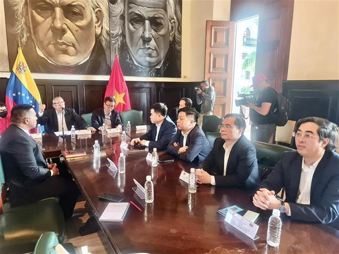 Delegación del Partido Comunista de Vietnam visita Venezuela ảnh 2 Delegación del Partido Comunista de Vietnam visita Venezuela ảnh 2