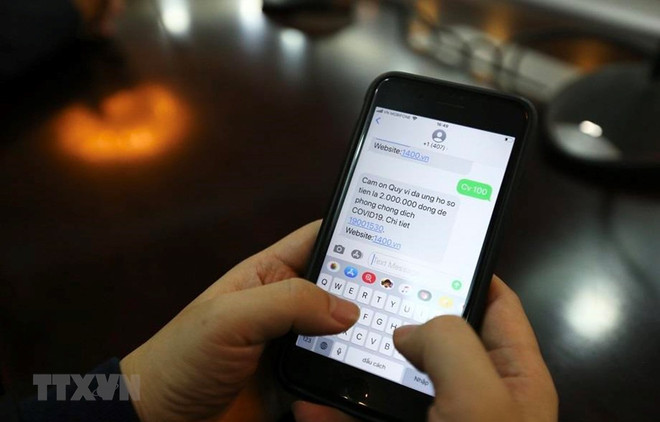 Recaudan millones de dólares mediante mensajes para combatir el COVID-19 en Vietnam ảnh 1 Recaudan millones de dólares mediante mensajes para combatir el COVID-19 en Vietnam ảnh 1