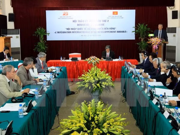 Partidos Comunistas de Vietnam y Francia intercambian experiencias ảnh 1