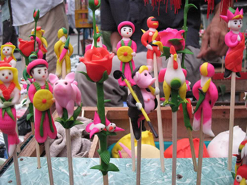 Experimentan elaboración de figuritas de “To He” en el casco antiguo de Hanoi ảnh 1 Experimentan elaboración de figuritas de “To He” en el casco antiguo de Hanoi ảnh 1