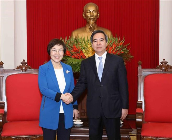 Jefe de Comisión Económica del Partido Comunista de Vietnam recibe a presidenta de KOICA ảnh 1 Jefe de Comisión Económica del Partido Comunista de Vietnam recibe a presidenta de KOICA ảnh 1