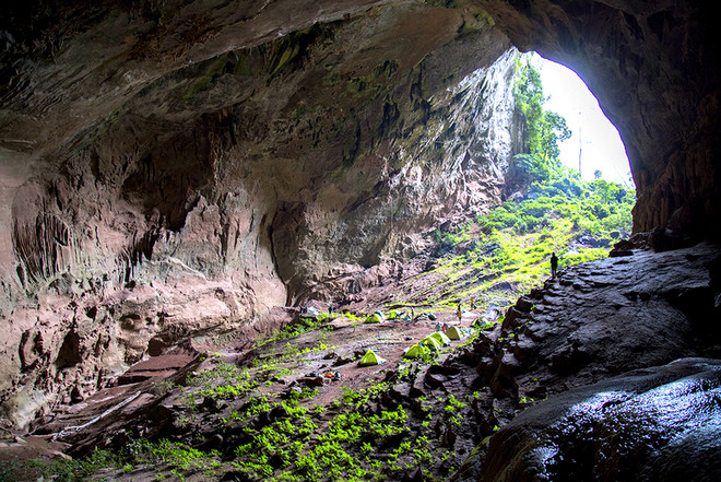 Lanzan tours de aventura a cuarta mayor cueva mundial en provincia centrovietnamita ảnh 1 Lanzan tours de aventura a cuarta mayor cueva mundial en provincia centrovietnamita ảnh 1