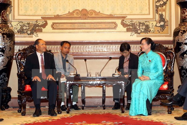 Ciudad Ho Chi Minh y localidades de Laos intercambian experiencias en gestión de tierras ảnh 1