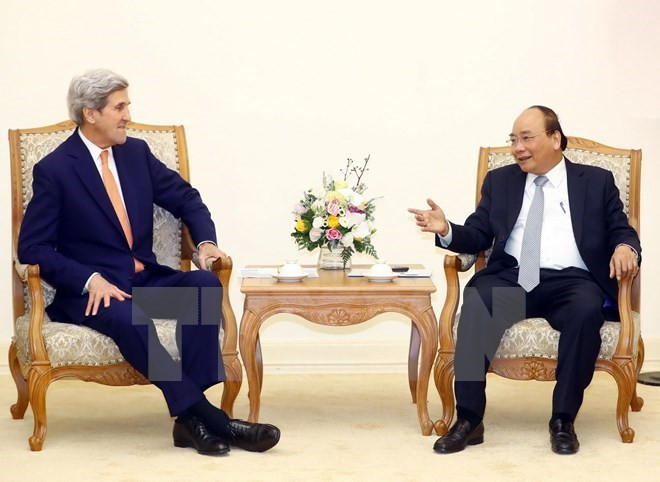 Premier Xuan Phuc elogia aportes de John Kerry a nexos Vietnam- Estados Unidos ảnh 1 Premier Xuan Phuc elogia aportes de John Kerry a nexos Vietnam- Estados Unidos ảnh 1