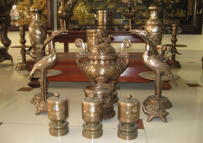 Aldea vietnamita de Dai Bai se esfuerza por preservar el oficio de fundición de bronce ảnh 1 Aldea vietnamita de Dai Bai se esfuerza por preservar el oficio de fundición de bronce ảnh 1