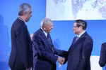 El primer ministro de Vietnam, Pham Minh Chinh, saluda al presidente de Irak, Abdul Latif Jamal Rashid (Foto: VNA)