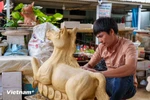 Aldea alfarera de Thanh Ha prepara figuras de caballo con motivo del Tet