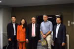 Una delegación del Ministerio de Industria y Comercio de Vietnam trabaja con representantes de la aerolínea Airlink, Sudáfrica. (Foto: VNA)