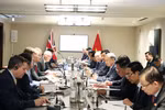 El secretario general del Partido Comunista de Vietnam, To Lam, dialoga con expertos en IA (Foto: VNA)