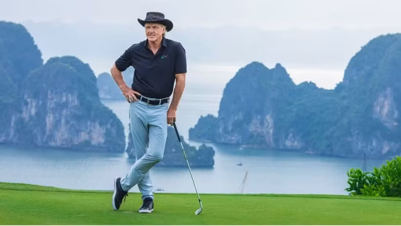 El embajador de turismo vietnamita Greg Norman. (Fuente: Internet)