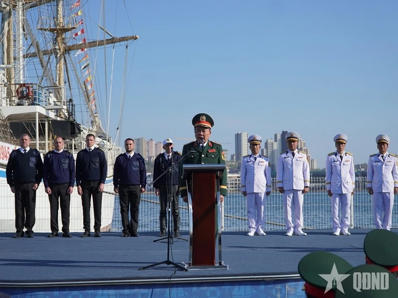 El teniente general Hoang Xuan Chien, viceministro de Defensa de Vietnam, habla en el evento. (Fuente: qdnd.vn)