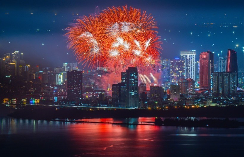 La belleza moderna de la ciudad de Da Nang durante el deslumbrante espectáculo de fuegos artificiales. (Foto: Internet)