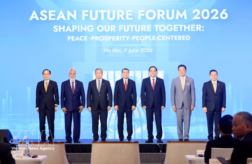 El primer ministro vietnamita, Le Minh Hung, y líderes de los países en el evento. (Fuente: VNA)
